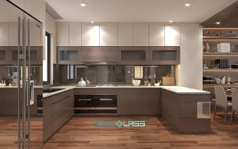 Thiết kế nội thất phòng bếp đẹp với gam màu trầm là chủ đạo vừa sang trọng nhưng vẫn mang một vẻ hoài niệm. Thiết kế nhà bếp tiện nghi